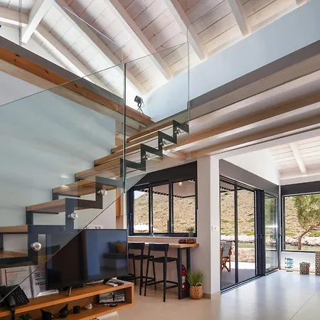Villa Amina - On The Living By Etouri
